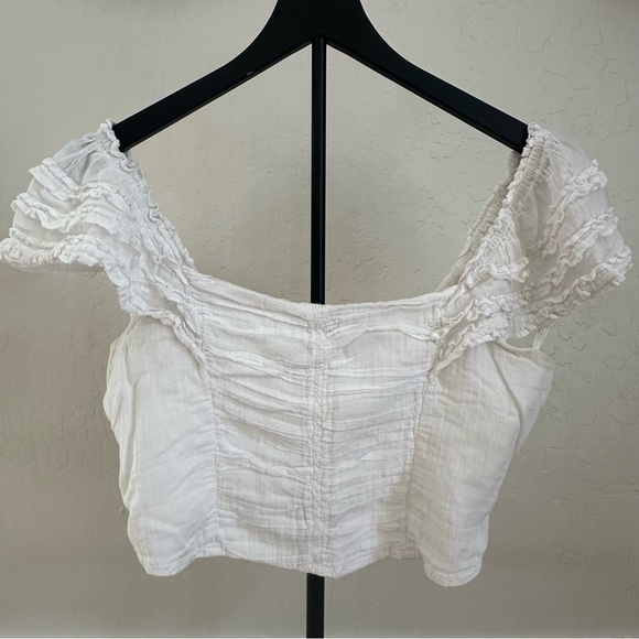 Free People Tops - Free People White Ruffled Crop Top with Cap Sleeve. Size Medium